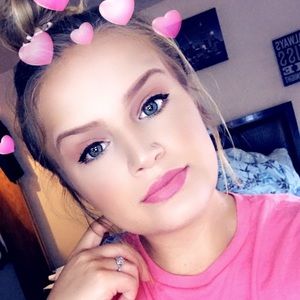 Meet your Posher, Emina